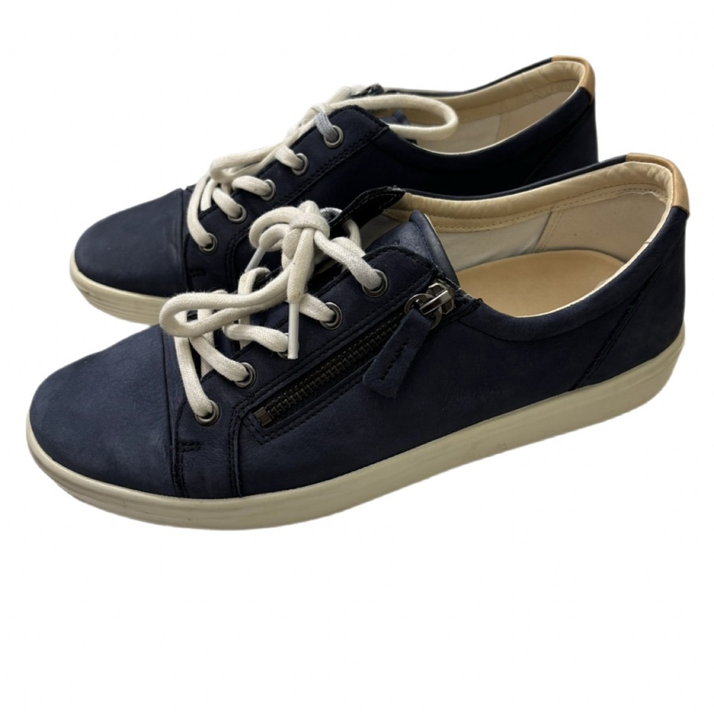 ECCO Women’s Soft 7 Lace-Up Sneakers Navy Size 9/9.5 Great Condition